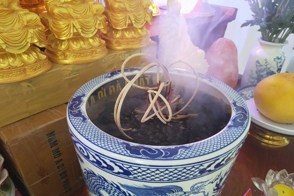 Mơ thấy bát hương là điềm báo gì? Đánh con gì?-4