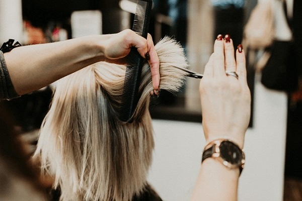 Nằm mơ thấy cắt tóc là điềm gì? Đánh số mấy?-3