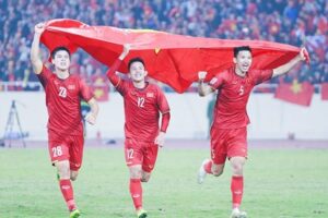 ngủ mơ thấy đá bóng