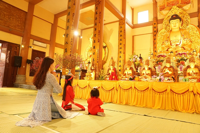 nằm mơ thấy cúng bái